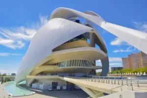 MICE in Valencia, a vibrant MICE city offering modern venues and excellent connections for meetings and incentives.